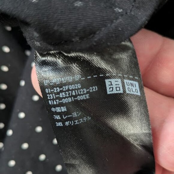 UNIQLO Women Sz XL Shirt Button Up Black White Polka Dot Rayon Blend Long Sleeve - Picture 3 of 3